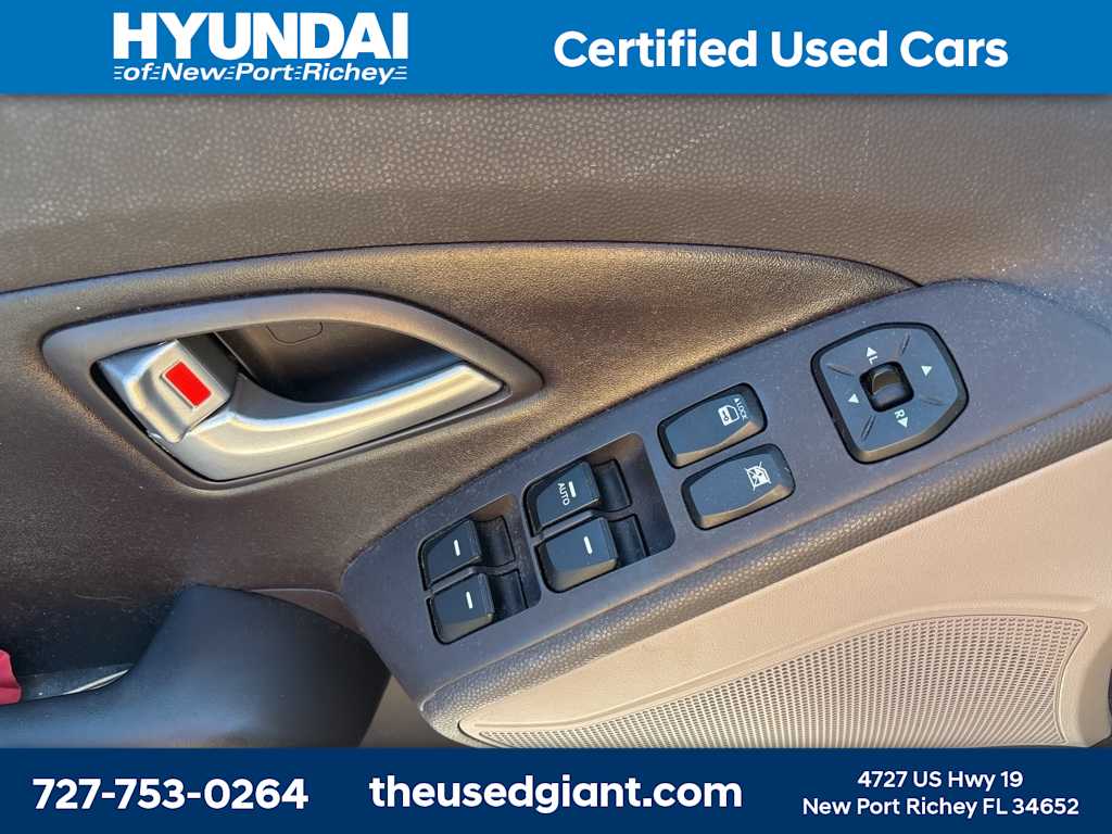 Thumbnail: 2013 Hyundai Tucson - 10