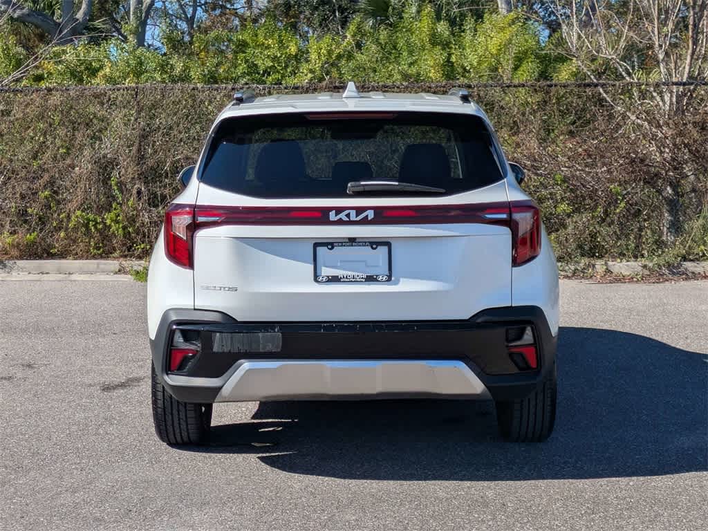Thumbnail: 2024 Kia Seltos - 4