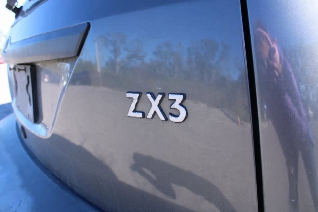 Thumbnail: 2002 Ford Focus - 5