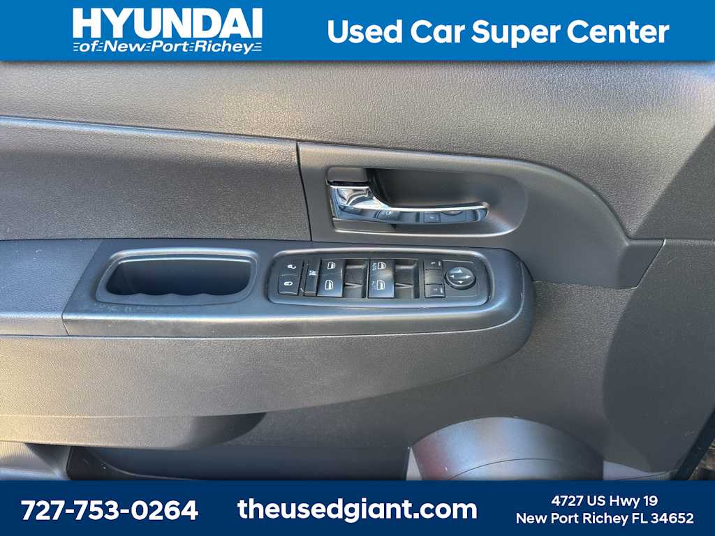 Thumbnail: 2012 Jeep Liberty - 9