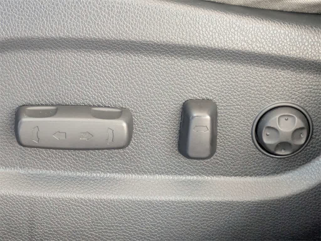 Thumbnail: 2018 Hyundai Santa Fe - 23