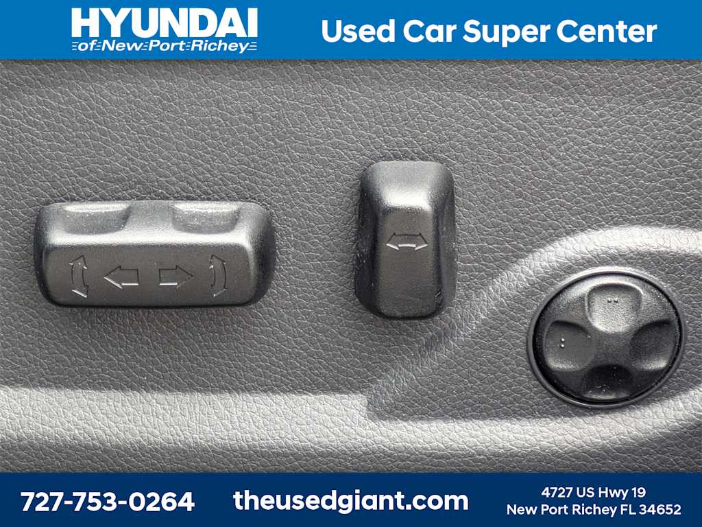 Thumbnail: 2018 Hyundai Santa Fe - 24