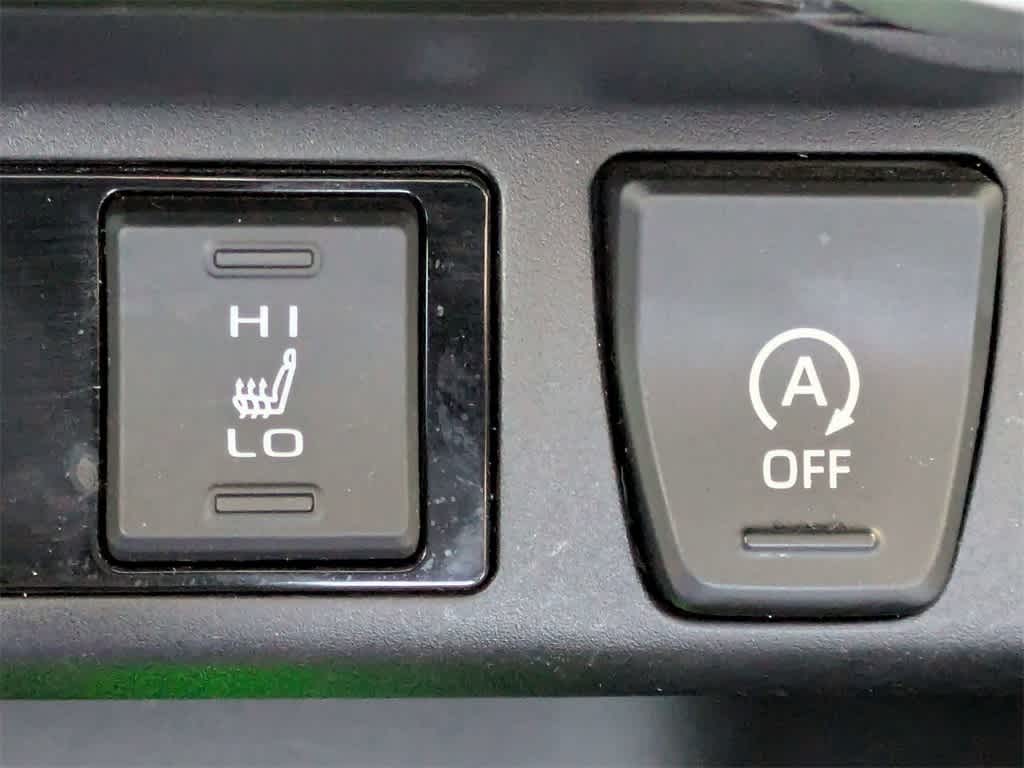 Thumbnail: 2022 Toyota RAV4 - 28