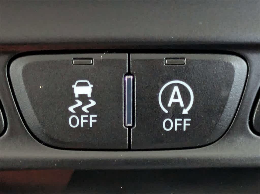 Thumbnail: 2019 Jeep Cherokee - 30