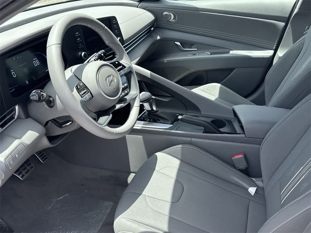 Thumbnail: 2025 Hyundai Elantra - 13