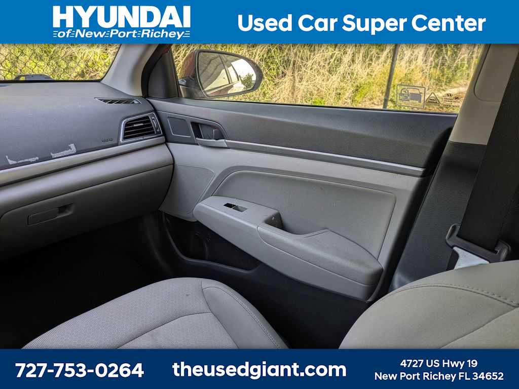 Thumbnail: 2017 Hyundai Elantra - 16