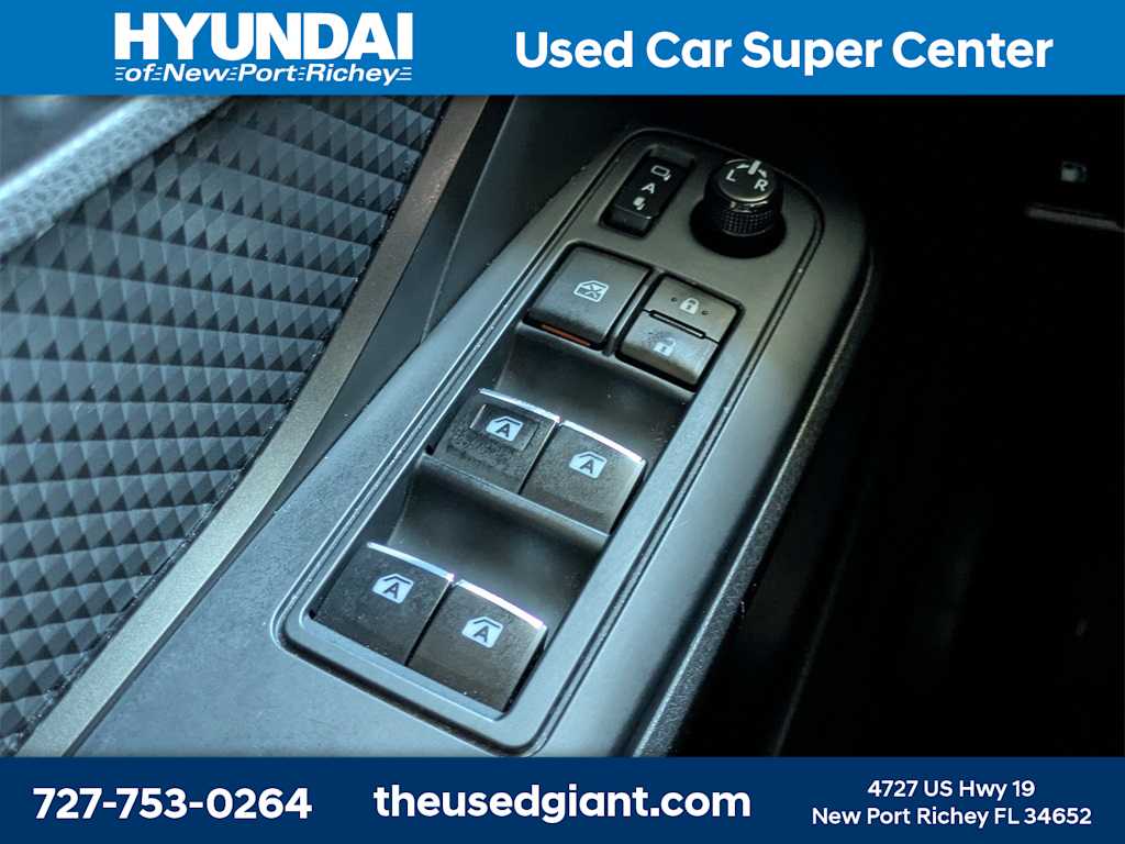 Thumbnail: 2018 Toyota C-HR - 27