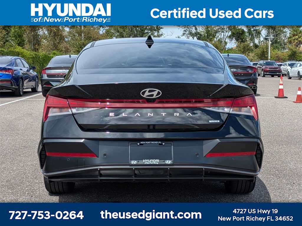 Thumbnail: 2024 Hyundai Elantra - 4