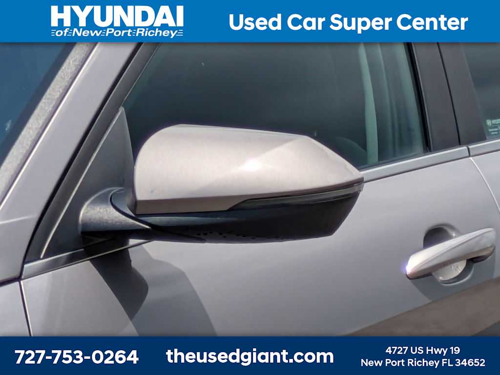 Thumbnail: 2022 Hyundai Elantra - 11