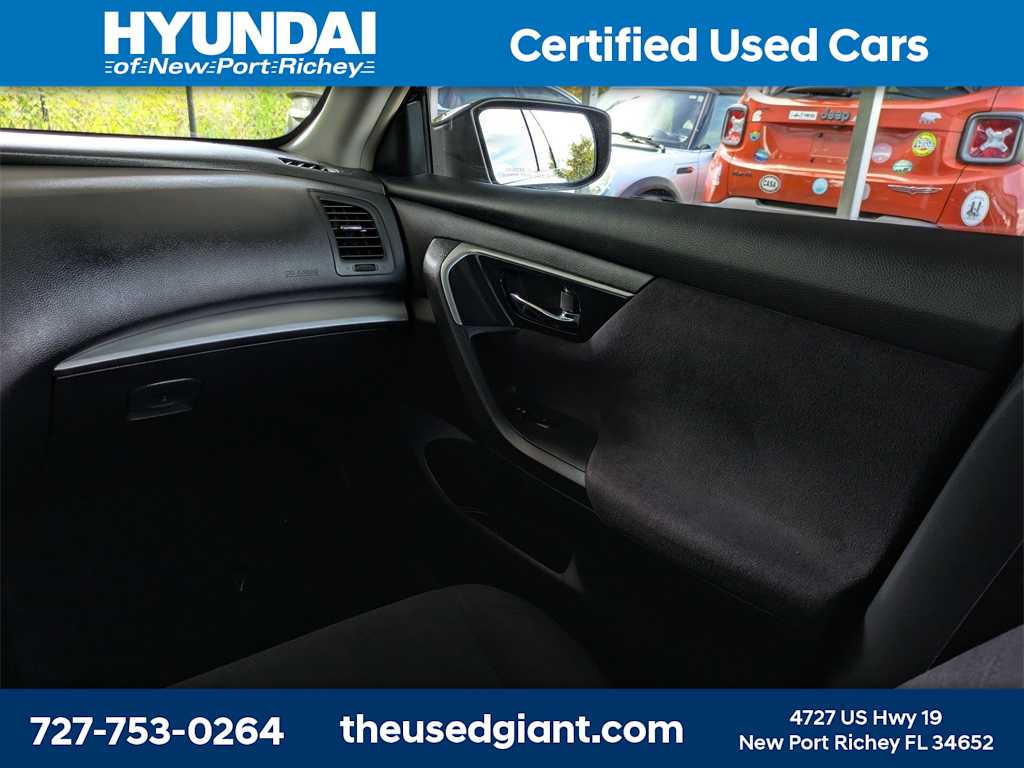 Thumbnail: 2013 Nissan Altima - 19