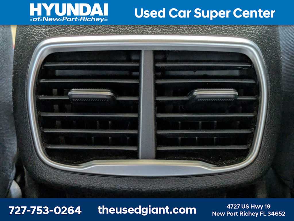 Thumbnail: 2019 Hyundai Santa Fe - 16