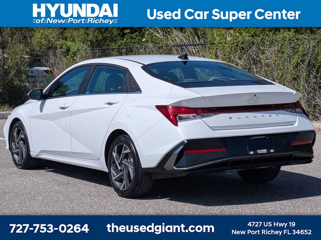 Thumbnail: 2025 Hyundai Elantra - 3