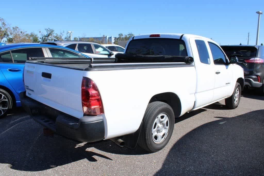 Thumbnail: 2015 Toyota Tacoma - 3