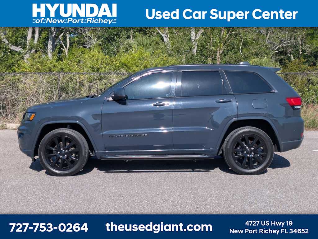 Thumbnail: 2017 Jeep Grand Cherokee - 2