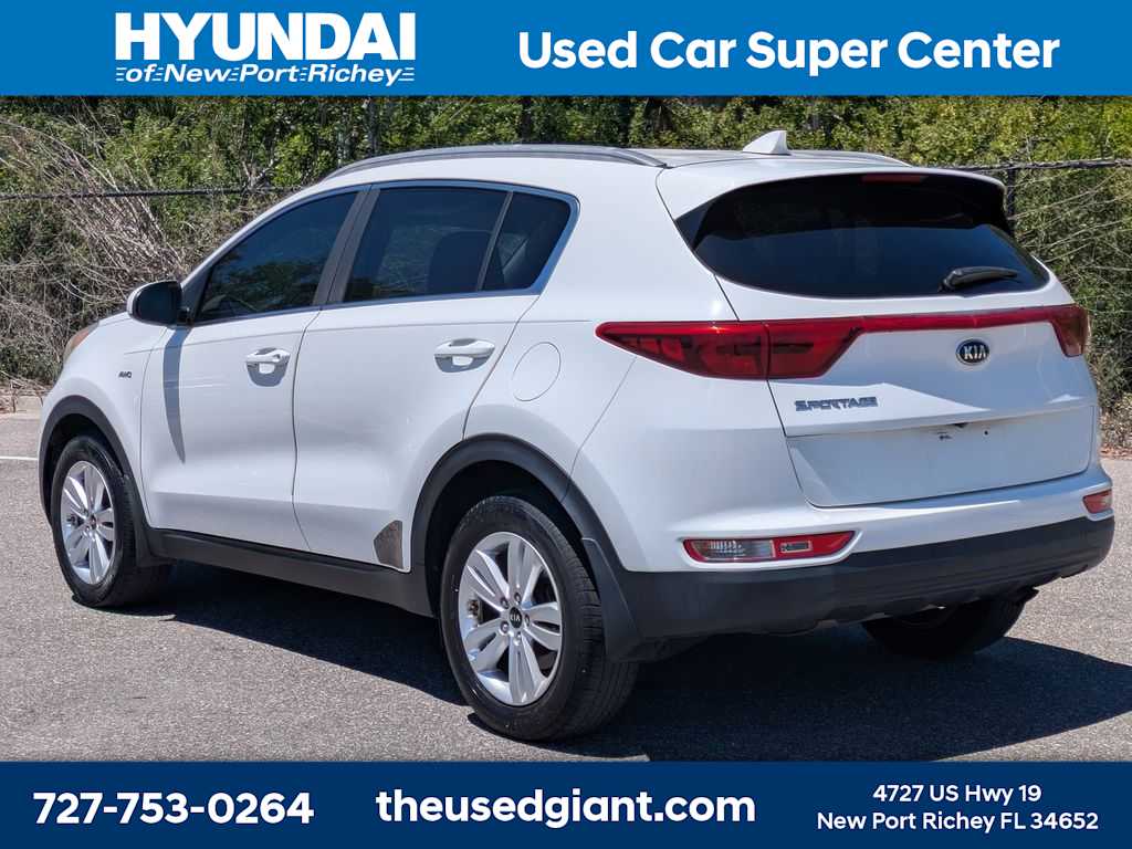 Thumbnail: 2017 Kia Sportage - 3