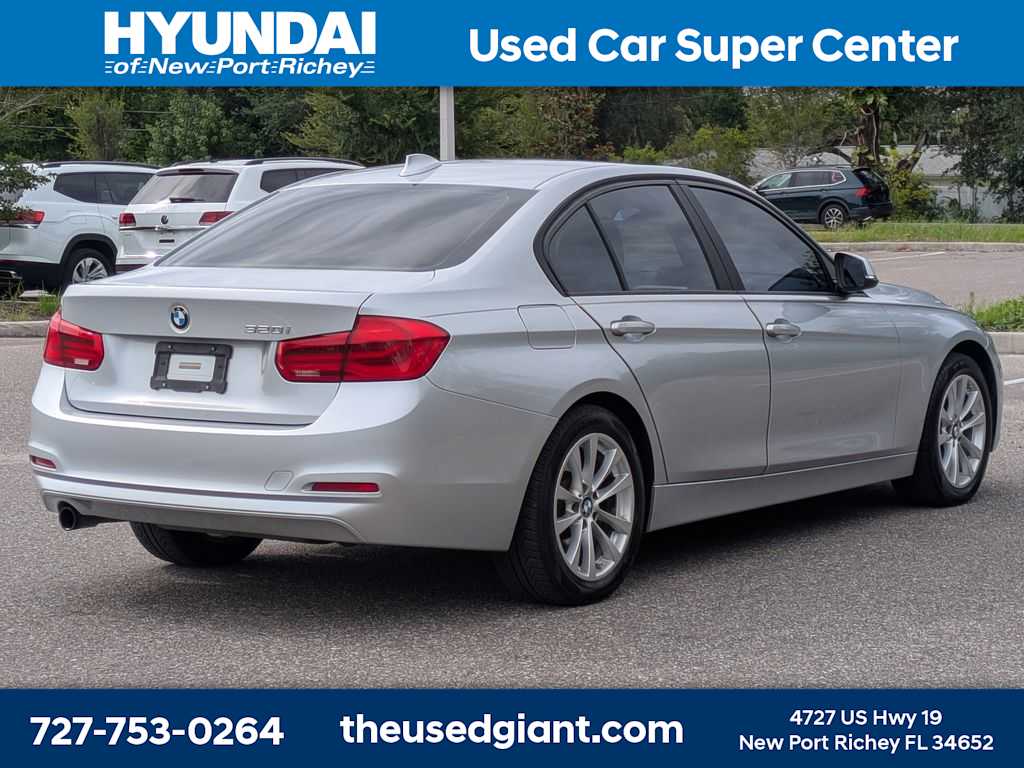 Thumbnail: 2016 BMW 3 Series - 5