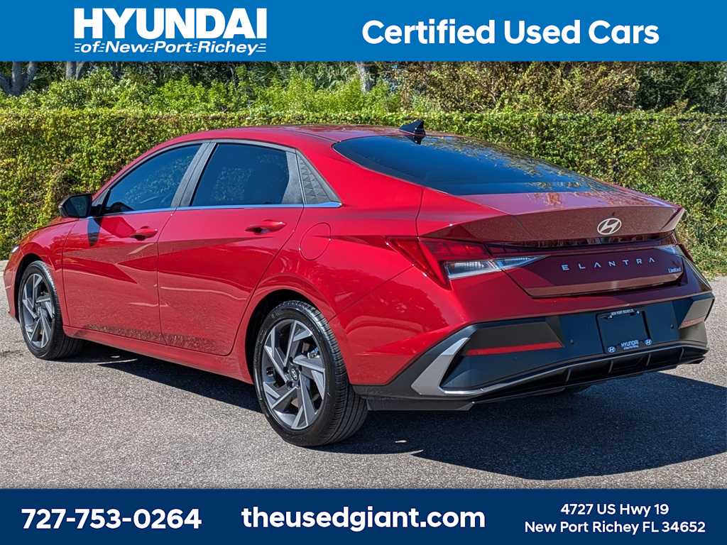 Thumbnail: 2024 Hyundai Elantra - 3