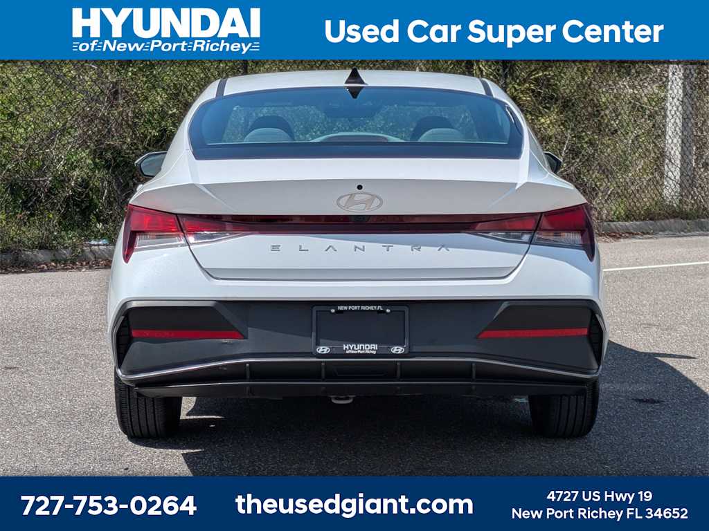 Thumbnail: 2024 Hyundai Elantra - 4
