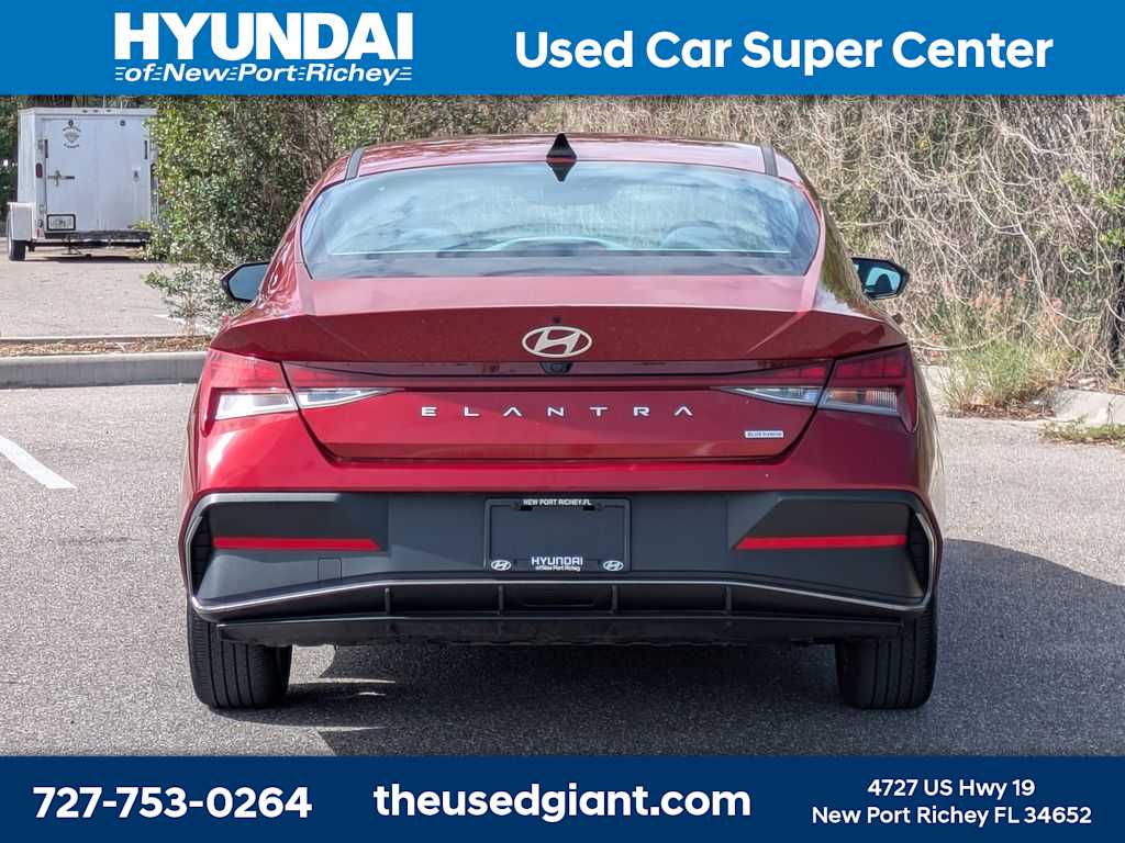 Thumbnail: 2024 Hyundai Elantra - 4