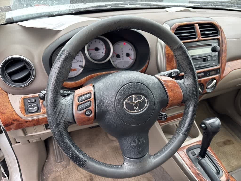 Thumbnail: 2004 Toyota RAV4 - 11