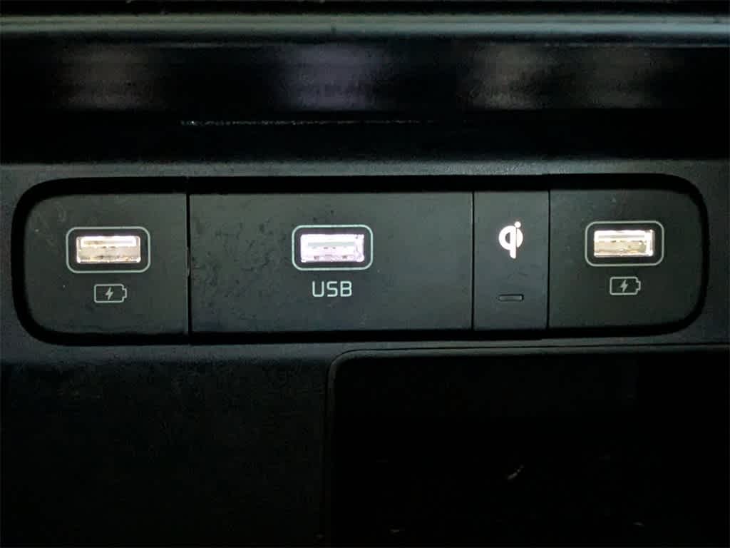 Thumbnail: 2023 Kia Sorento - 32