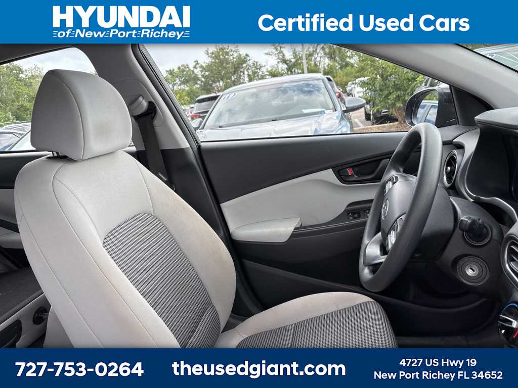 2023 Hyundai Kona SE 8