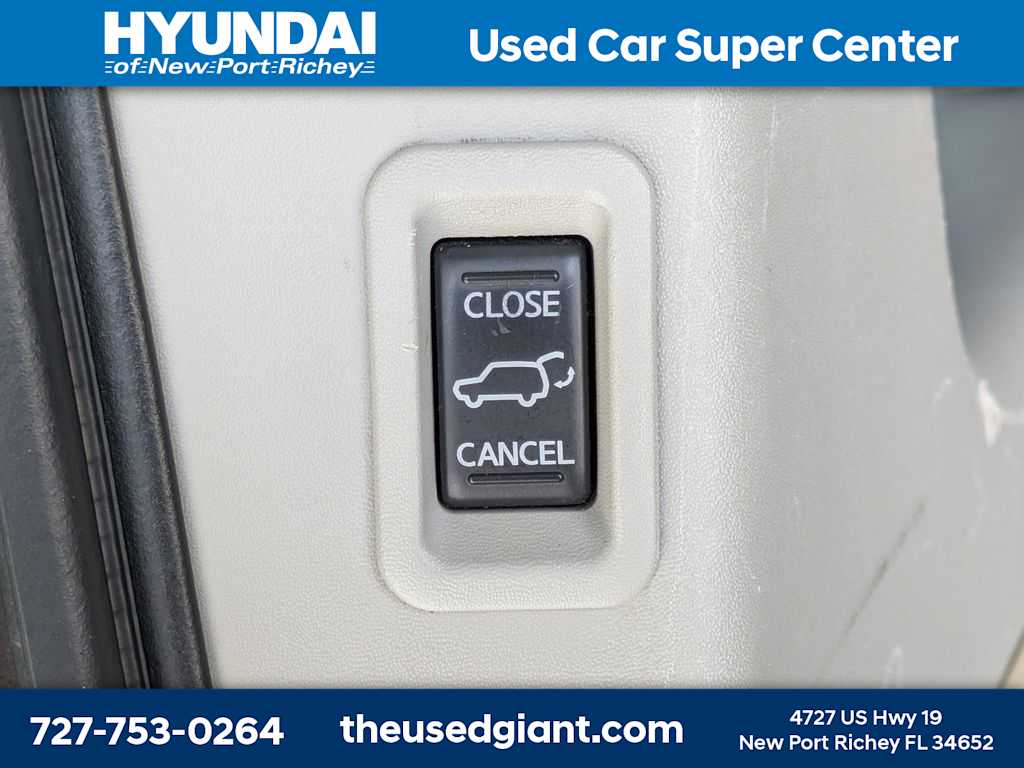 Thumbnail: 2014 Nissan Armada - 14