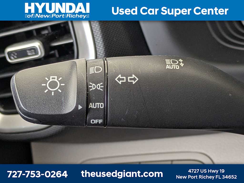 Thumbnail: 2023 Hyundai Venue - 27