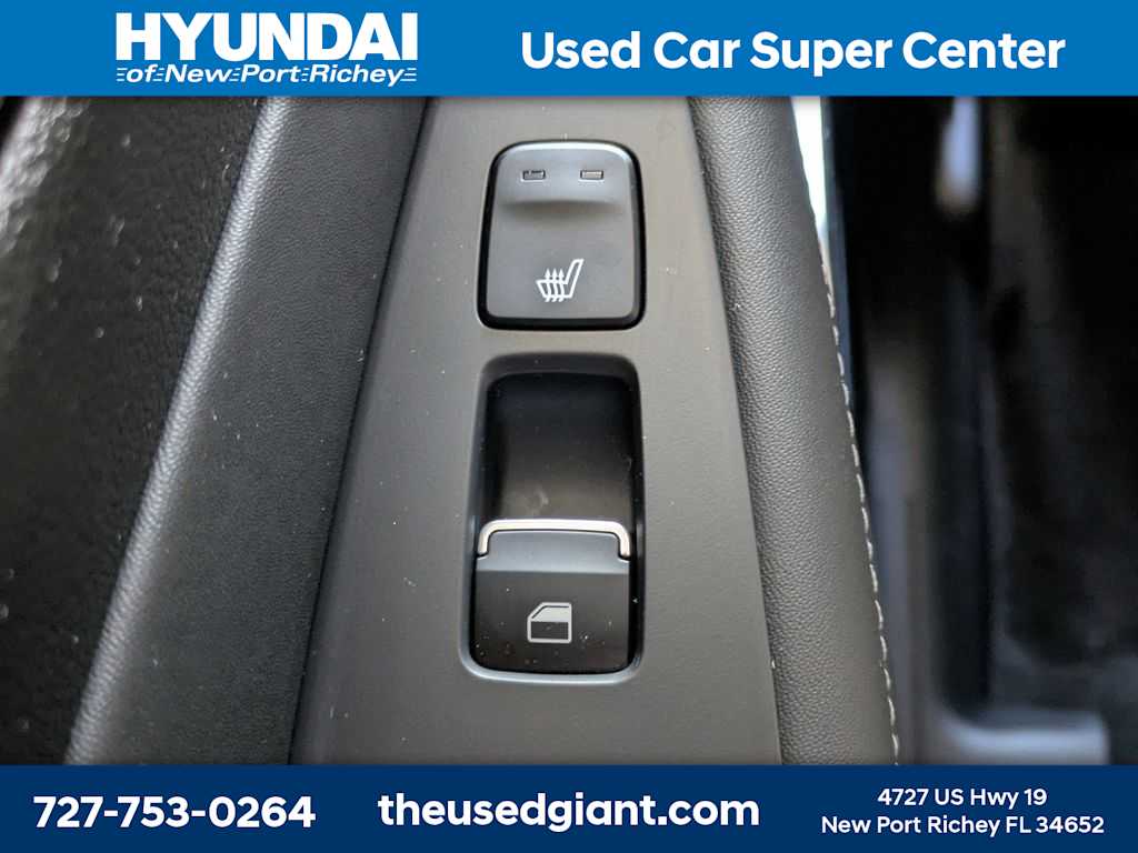 Thumbnail: 2023 Hyundai Santa Fe - 17