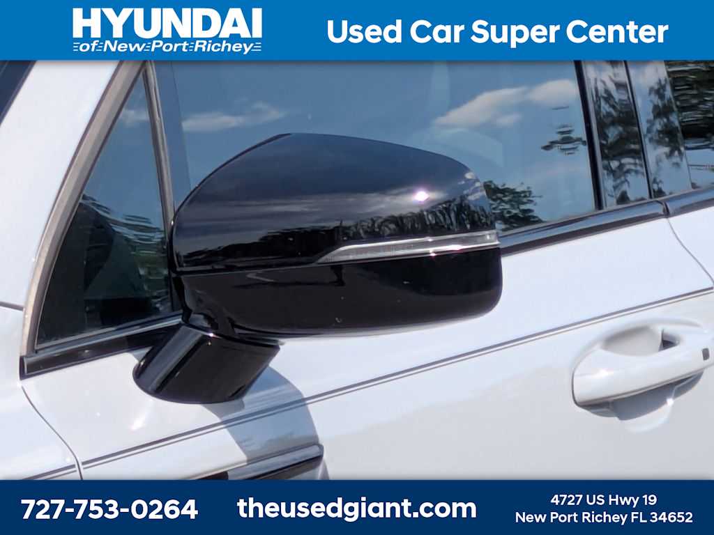 Thumbnail: 2023 Kia Sorento - 11