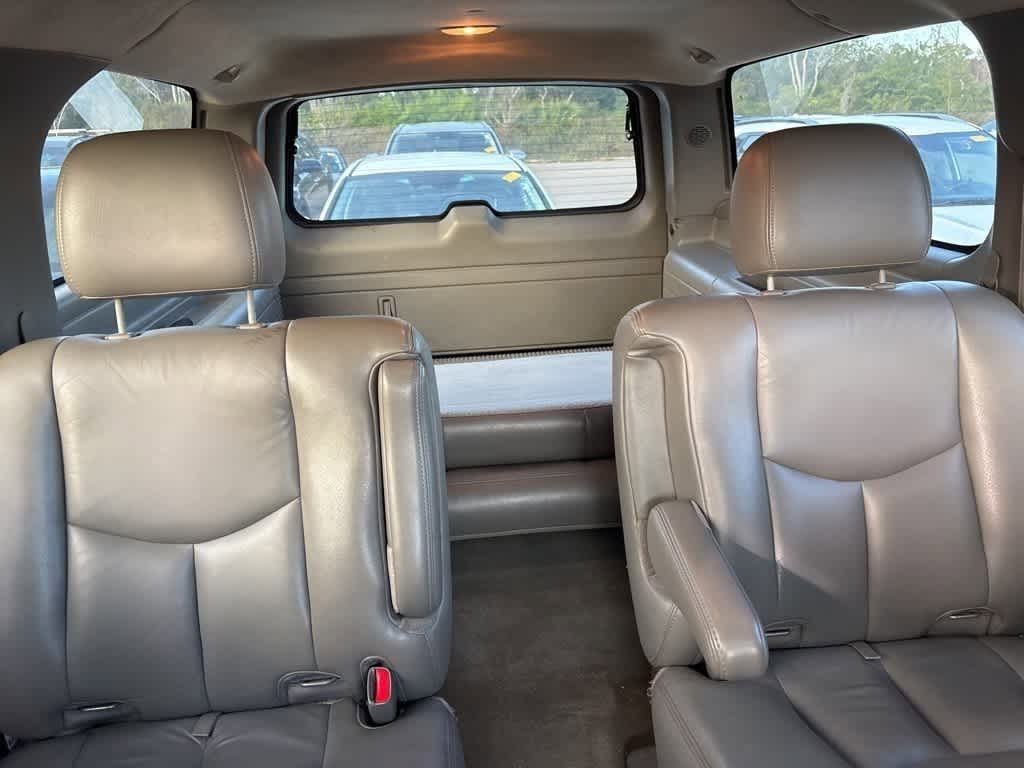 Thumbnail: 2005 Chevrolet Suburban - 9