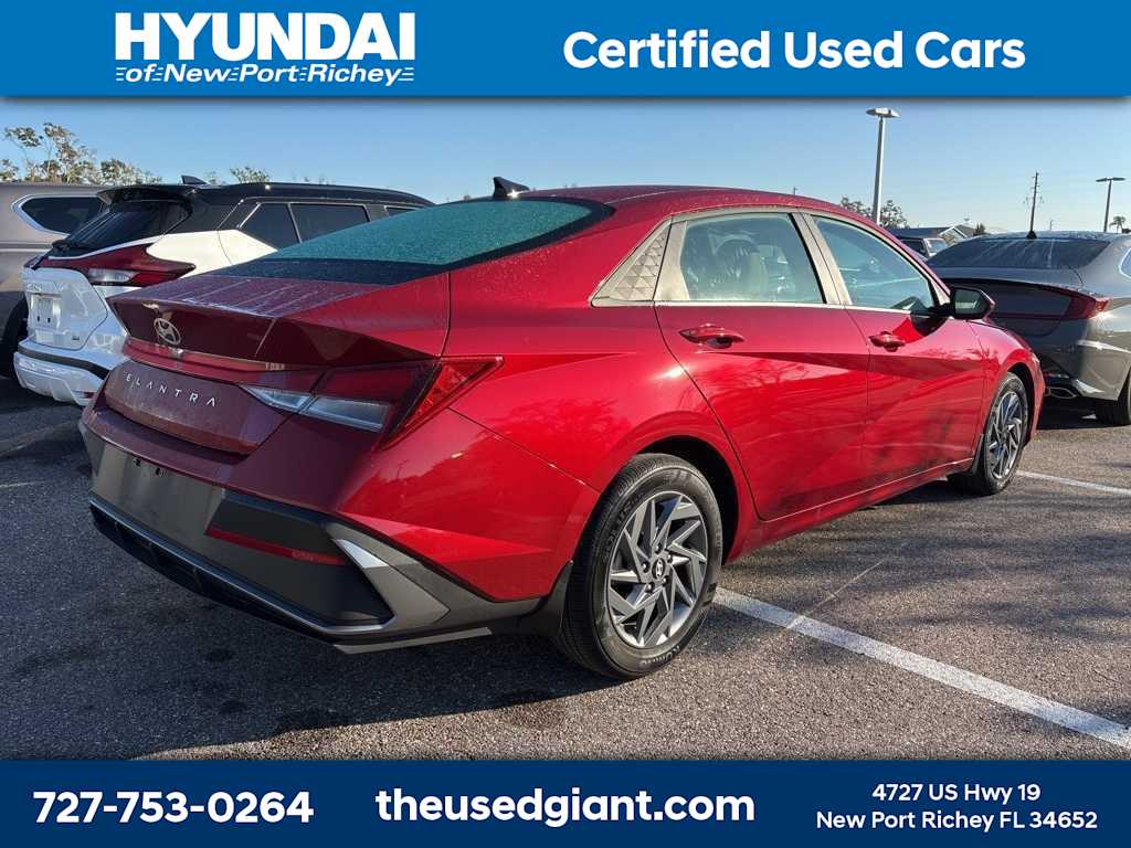 Thumbnail: 2024 Hyundai Elantra - 3