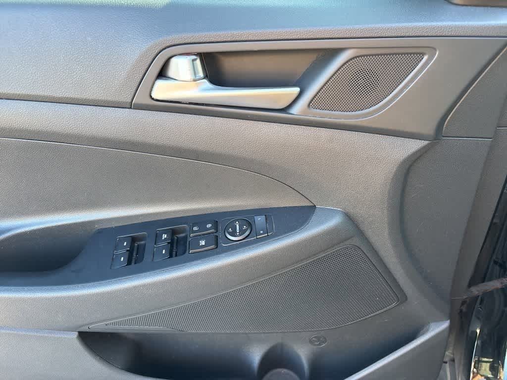 Thumbnail: 2020 Hyundai Tucson - 9