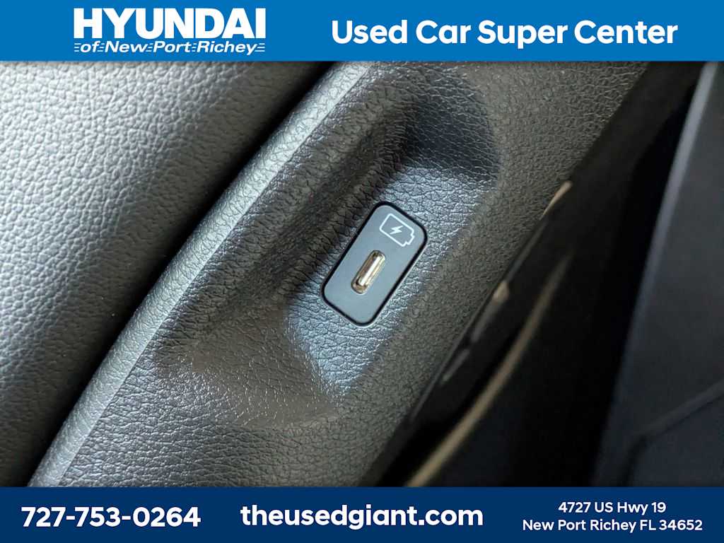 Thumbnail: 2023 Kia Sportage - 17