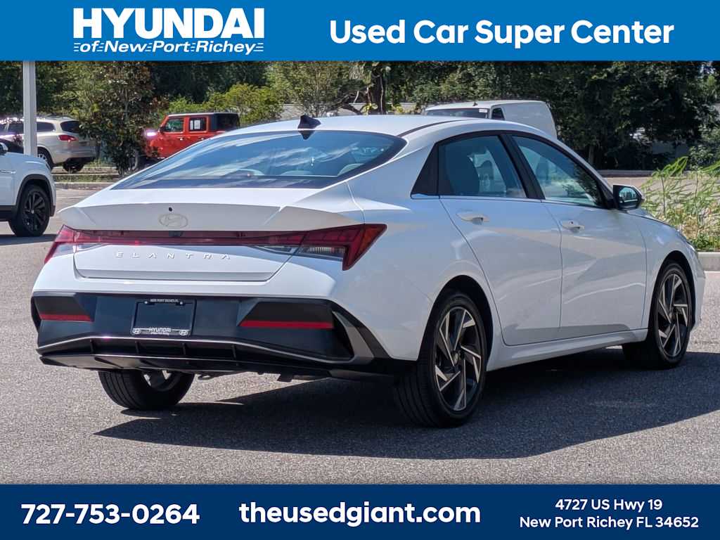 Thumbnail: 2025 Hyundai Elantra - 5