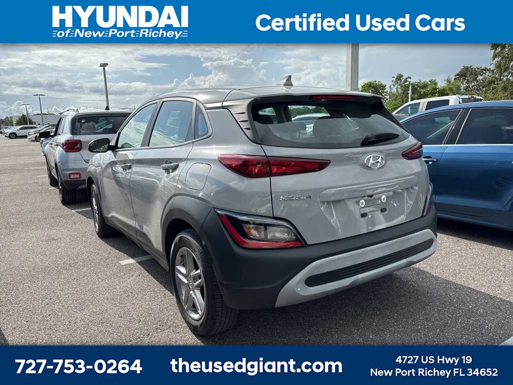 2022 Hyundai Kona SE 2
