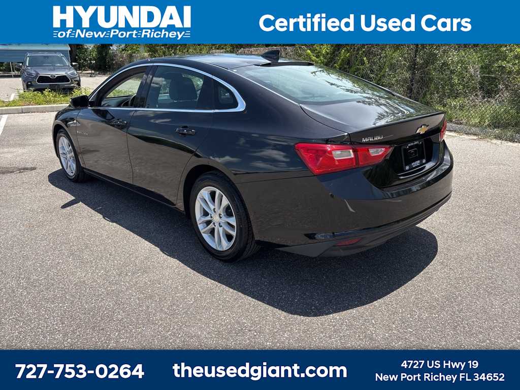 Thumbnail: 2018 Chevrolet Malibu - 3