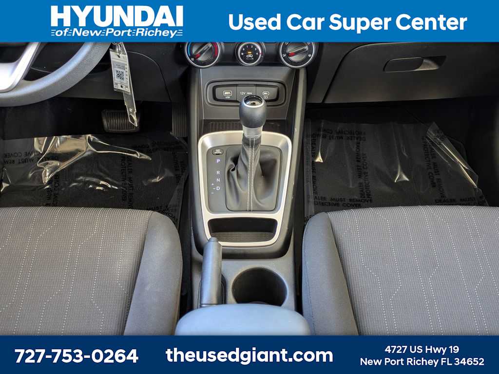 Thumbnail: 2023 Hyundai Venue - 19