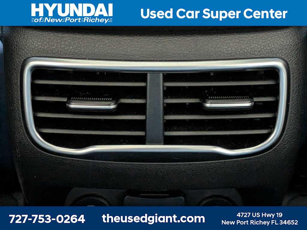 Thumbnail: 2023 Hyundai Santa Fe - 18