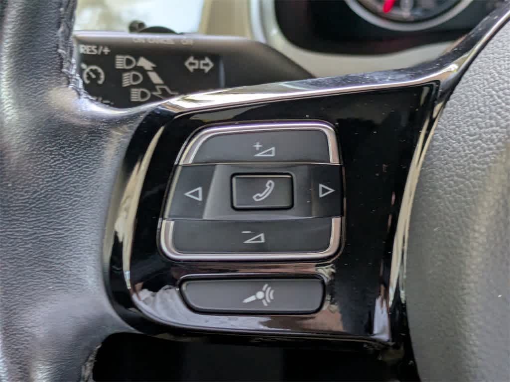 Thumbnail: 2019 Volkswagen Beetle - 25