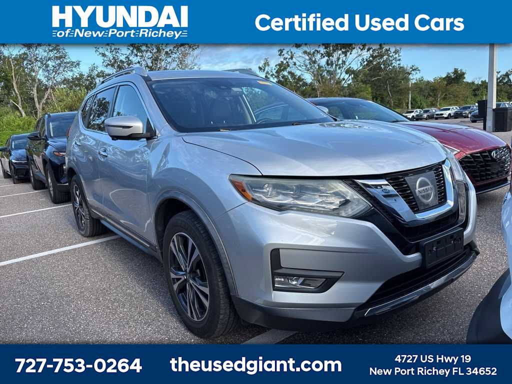 Thumbnail: 2017 Nissan Rogue - 4