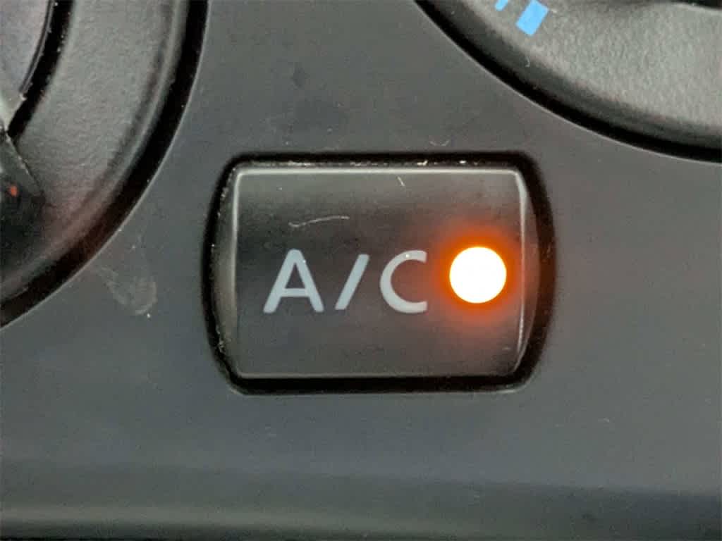 Thumbnail: 2016 Nissan Juke - 21