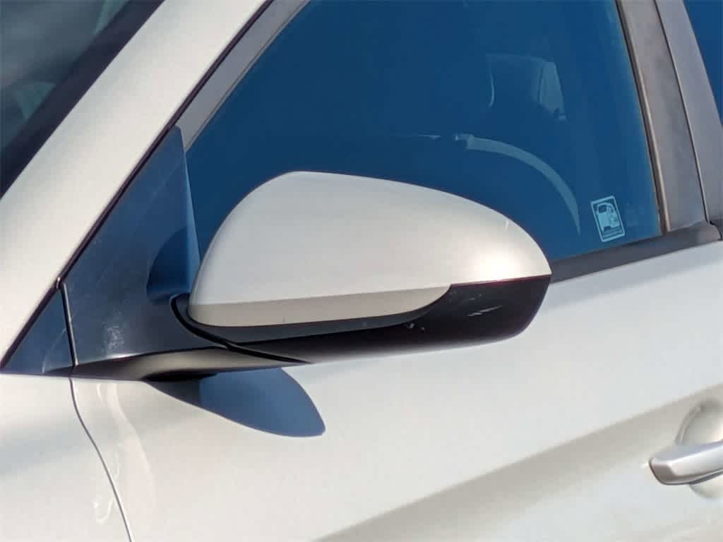 Thumbnail: 2017 Hyundai Elantra - 11