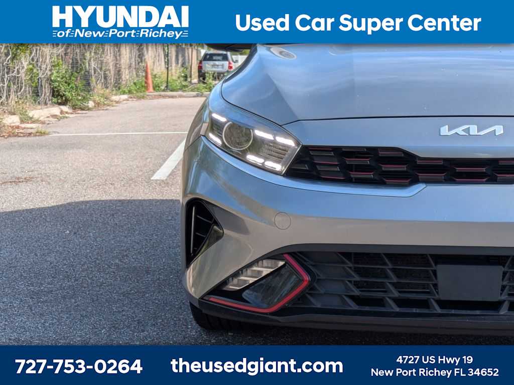 Thumbnail: 2022 Kia Forte - 9