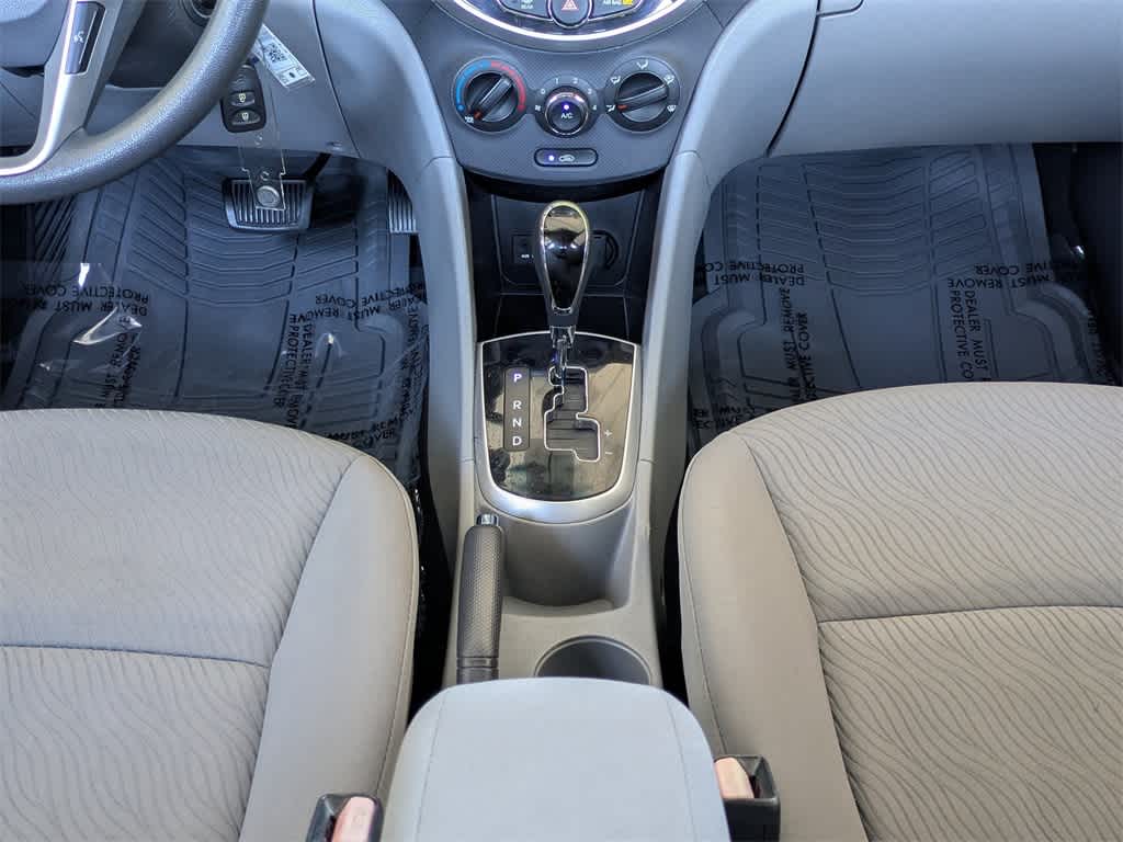 Thumbnail: 2012 Hyundai Accent - 18