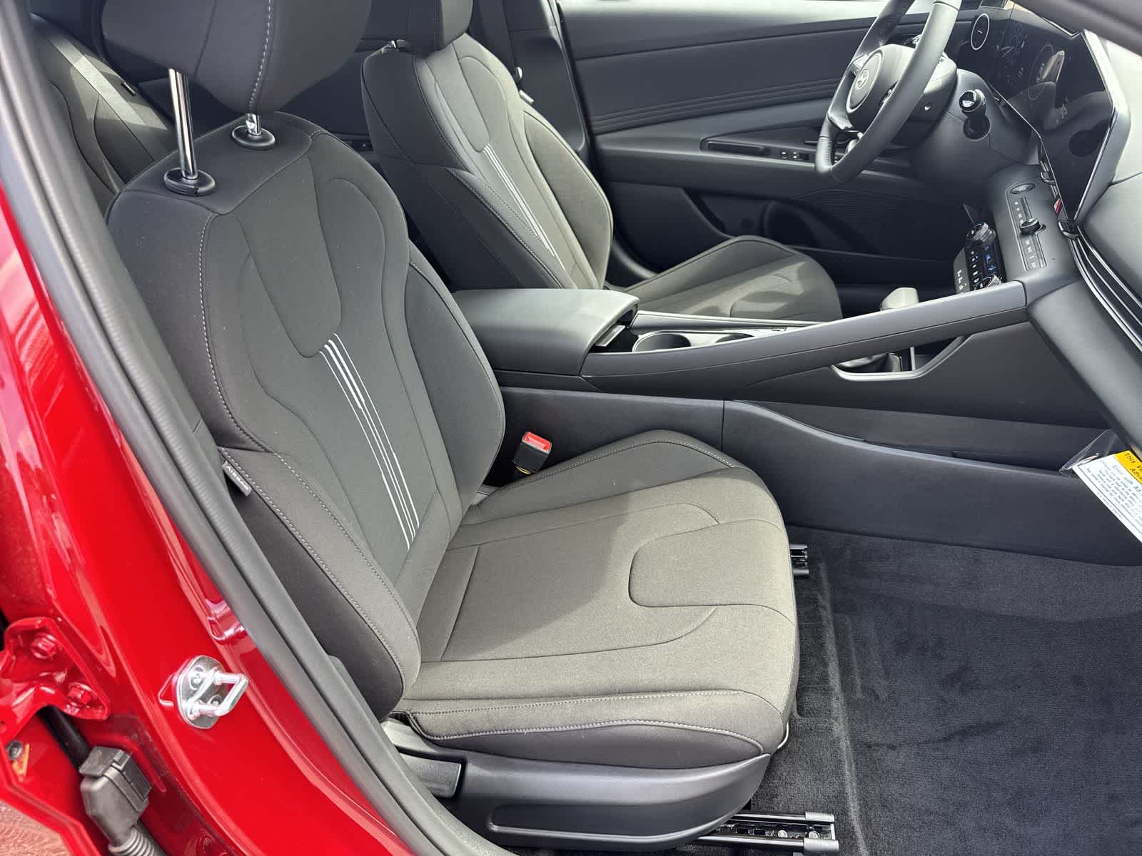 2025 Hyundai Elantra Sport 20