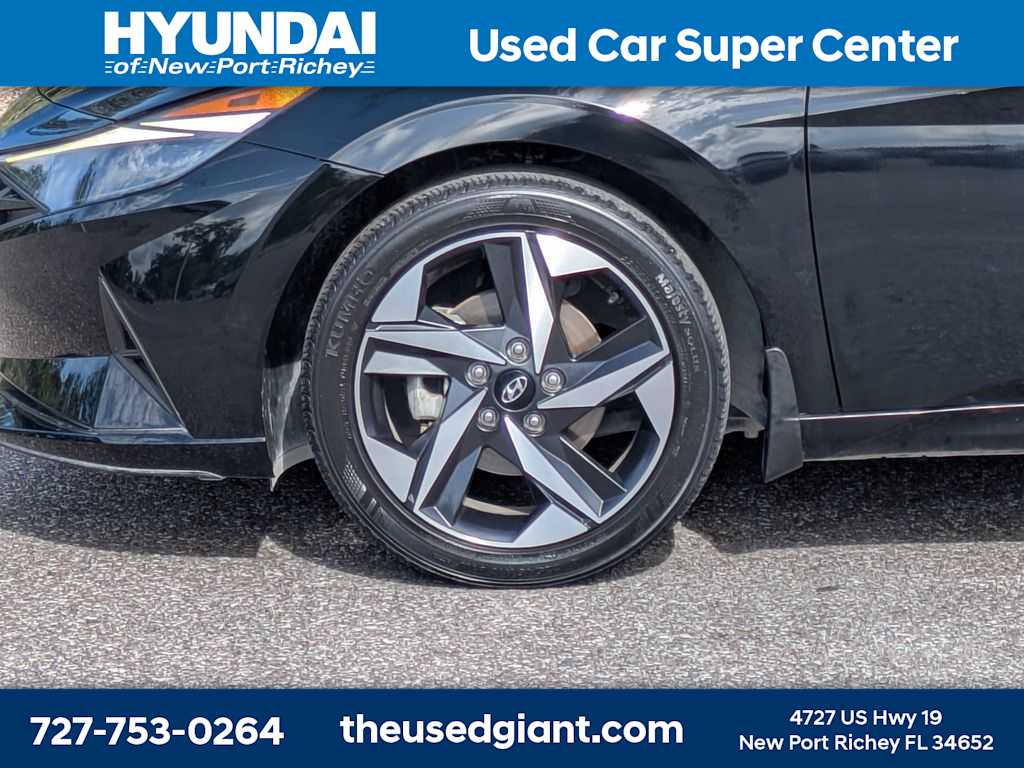 Thumbnail: 2023 Hyundai Elantra - 10