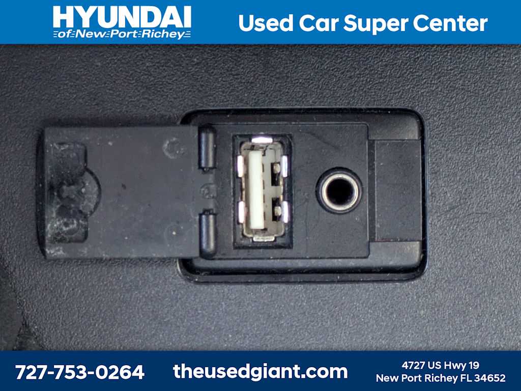 Thumbnail: 2016 Toyota Highlander - 28