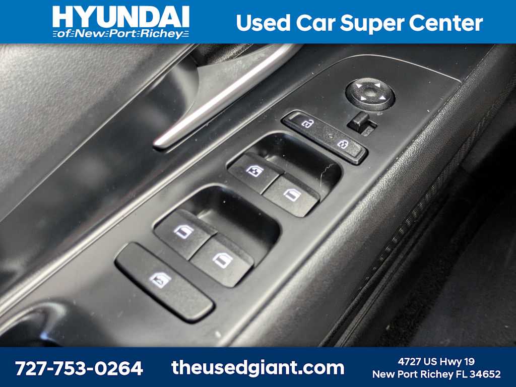 Thumbnail: 2023 Hyundai Elantra - 31