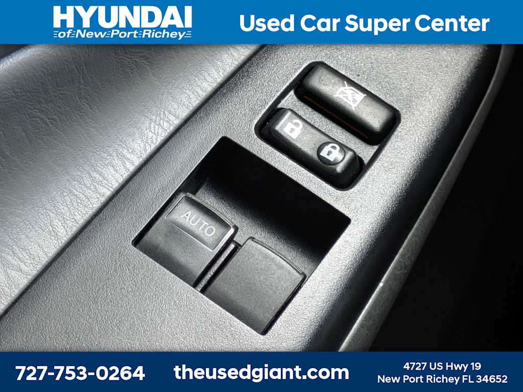 Thumbnail: 2012 Toyota Tacoma - 27